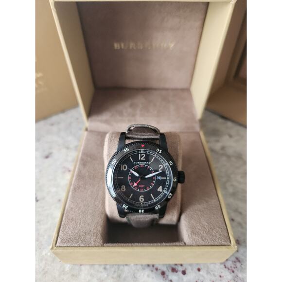 Burberry UTILITARIAN BU7855 Men's Watch in box - Picture 2 of 16